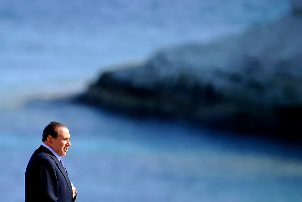 86 éves korában meghalt Silvio Berlusconi  Horizontal PRIME MINISTER PROFILE BUST SEA VISIT ISLAND IMMIGRATION 
