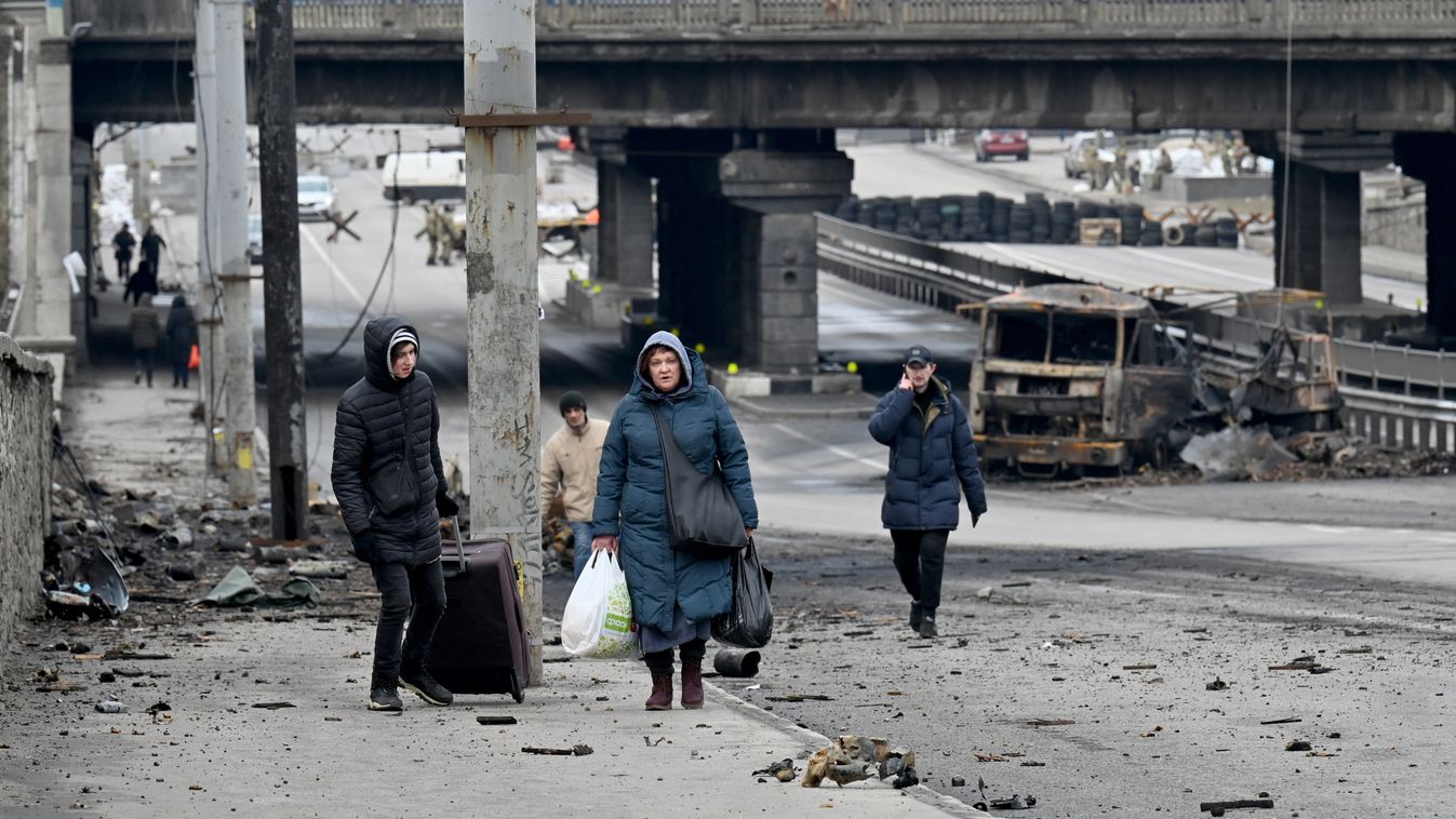 Ukrán válság 2022, orosz, ukrán, háború, Ukrajna, Kijev, romok, háborús károk, menekülő civilek 