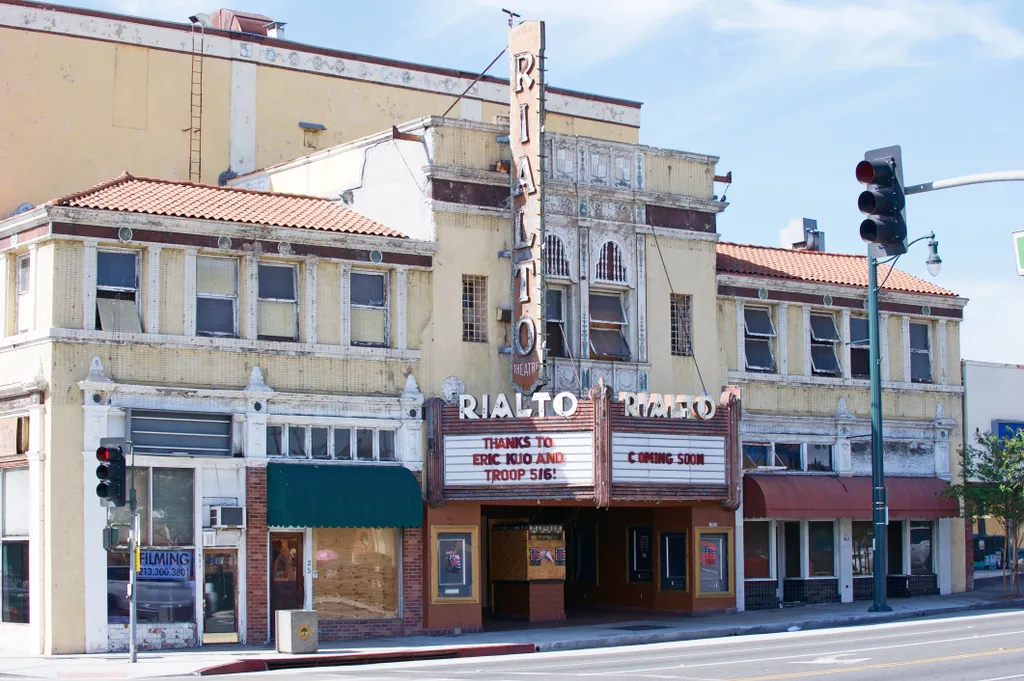 Kísértetházak, Rialto Theater 