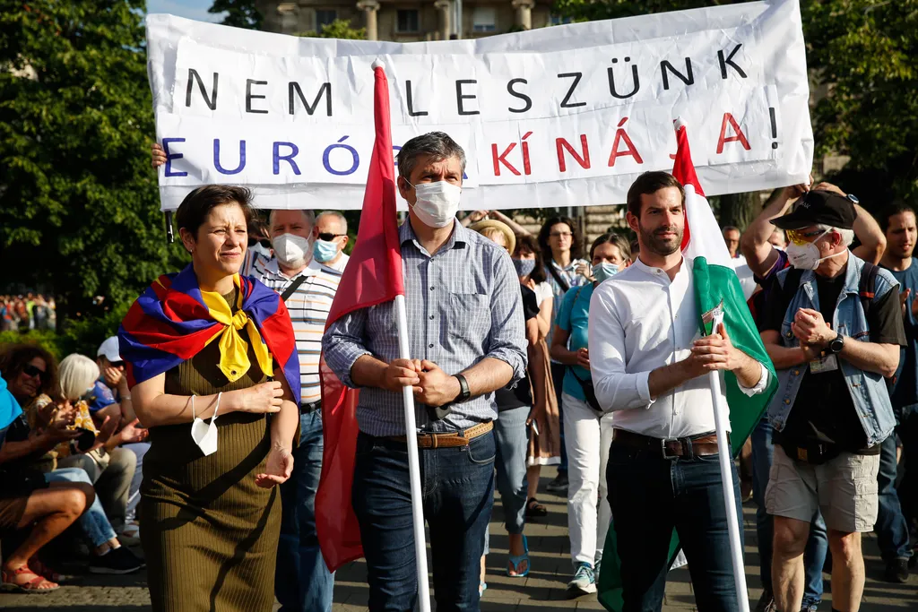 tüntetés Fudan Egyetem, kínai egyetem, diákváros, Tüntetés a Diákvárosért, a Fidesz ellen! 2021.06.05. Budapest, Szél Bernadett, Hadházy Ákos, Fekete-Győr András 