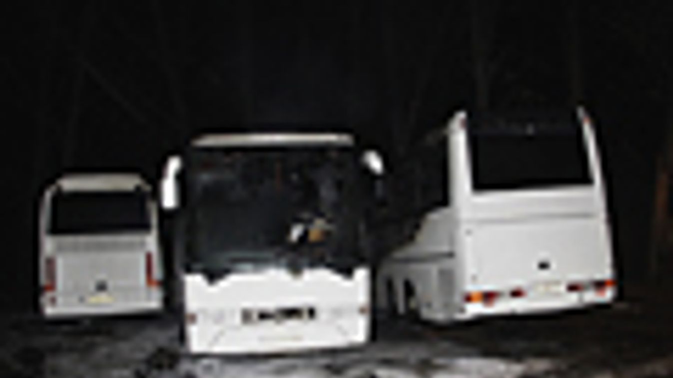 Kiégett három busz Budapesten