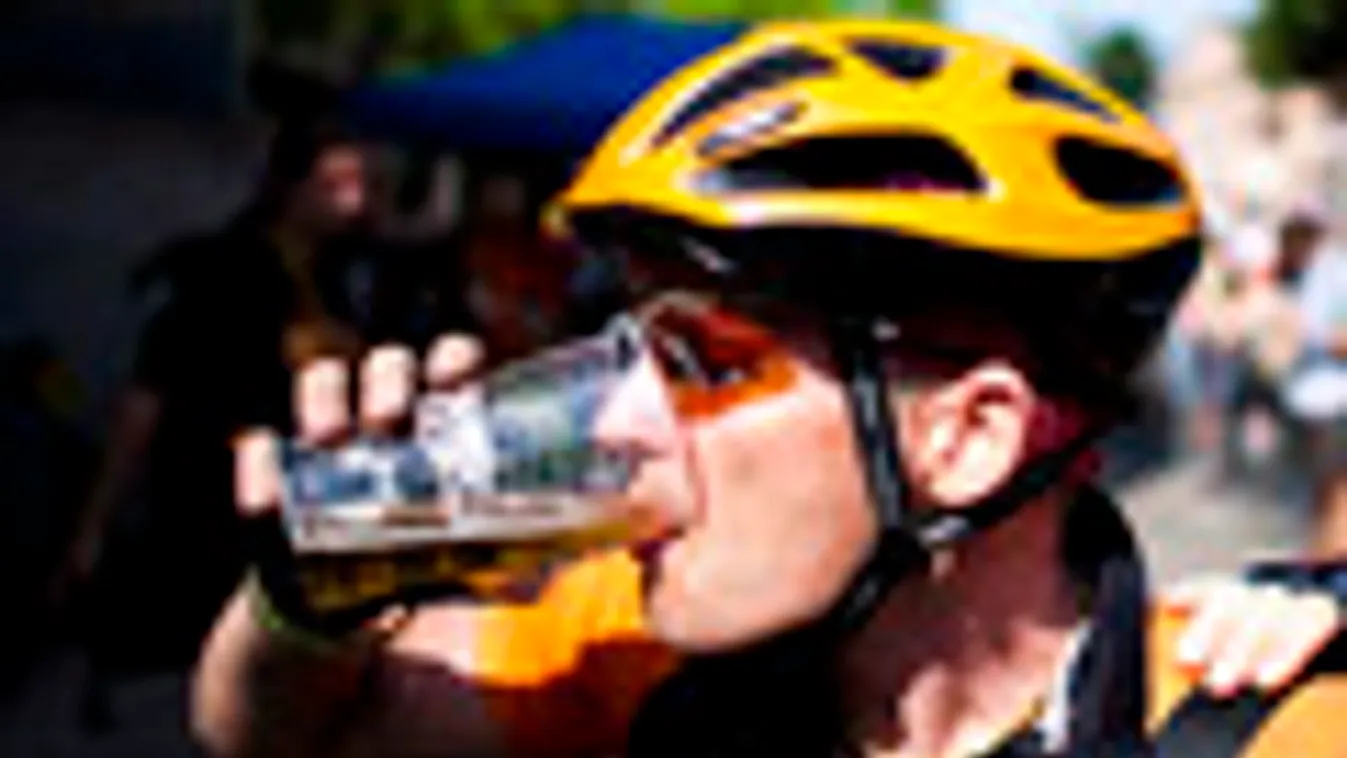 kormányrendelet, söröző kerékpáros, biciklista, futárbajnokság 2010