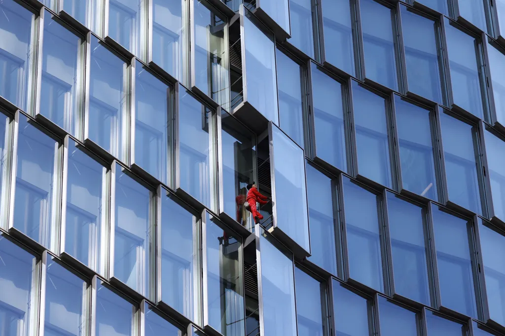 Alain Robert, mászó, mászás, épület, pókember, francia, Franciaország 