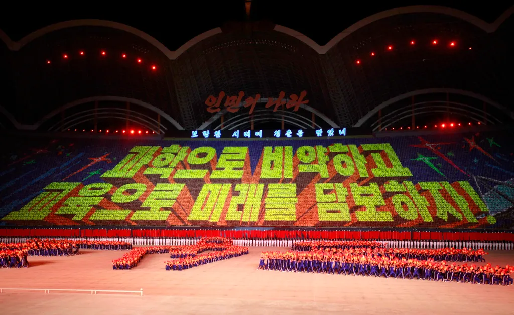 Észak-korea A nép földje tömegjáték 