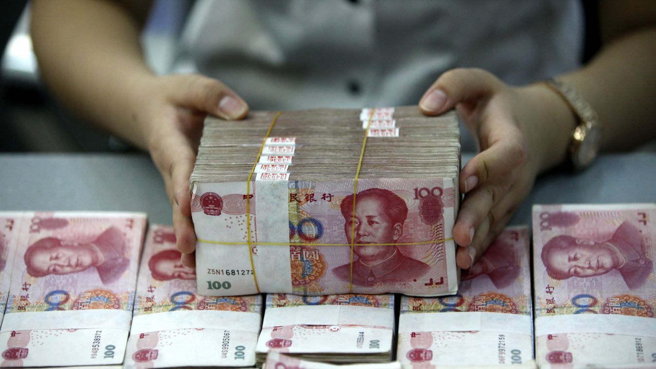 IMF to make Chinese yuan reserve currency in historic move China Chinese bank banking lender lending money currency RMB renminbi yuan banknote note reserve monetary loan deposite capital investment SQUARE FORMAT 