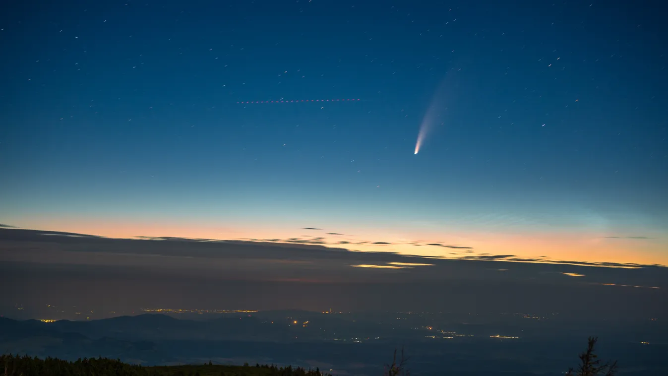 Ilyen gyönyörű volt a hajnalban szabad szemmel látható üstökös Erdélyből 