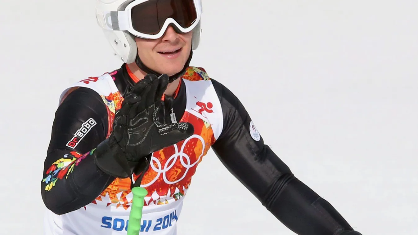 A magyar Farkas Norbert, miután célba ért a 2014-es szocsi téli olimpia alpesi-síversenyei férfi óriás-műlesiklásának első futamában a Krasznaja Poljana-i Roza Hutor Síközpontban 2014. február 19-én. (MTI/EPA/Antonio Bat) 