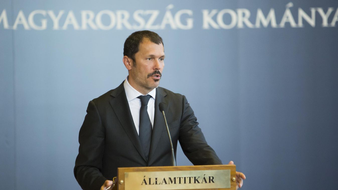 Giró-Szász András Giró-Szász András Lázár János sajtótájékoztatója 2015 május 14.-én 