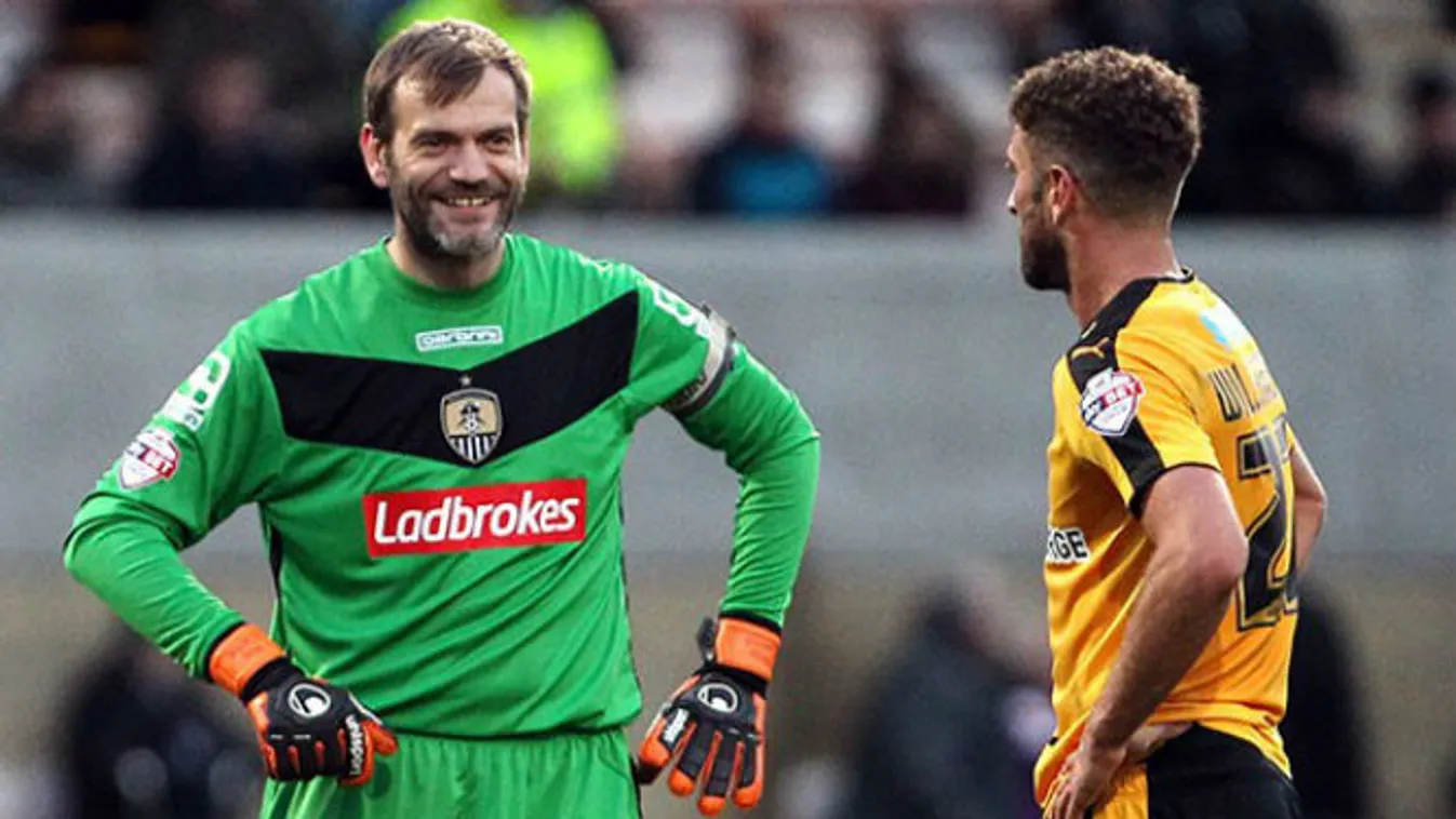 Roy Carroll (Notts County), Ben Williamson (Cambridge United), foci 