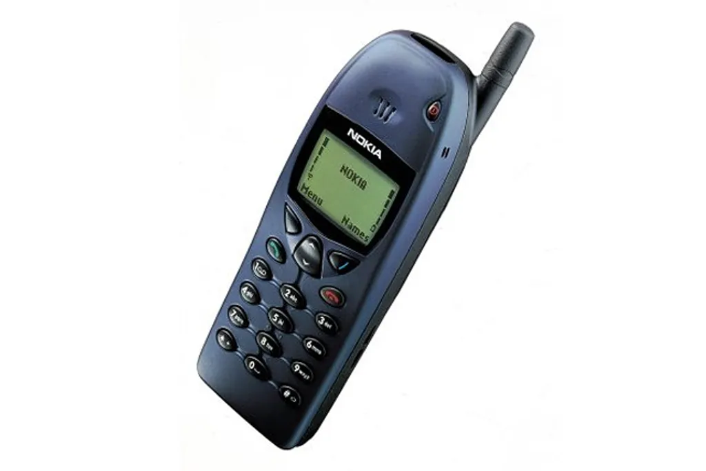 A jellegzetes Nokia formát hozza a 6110-es