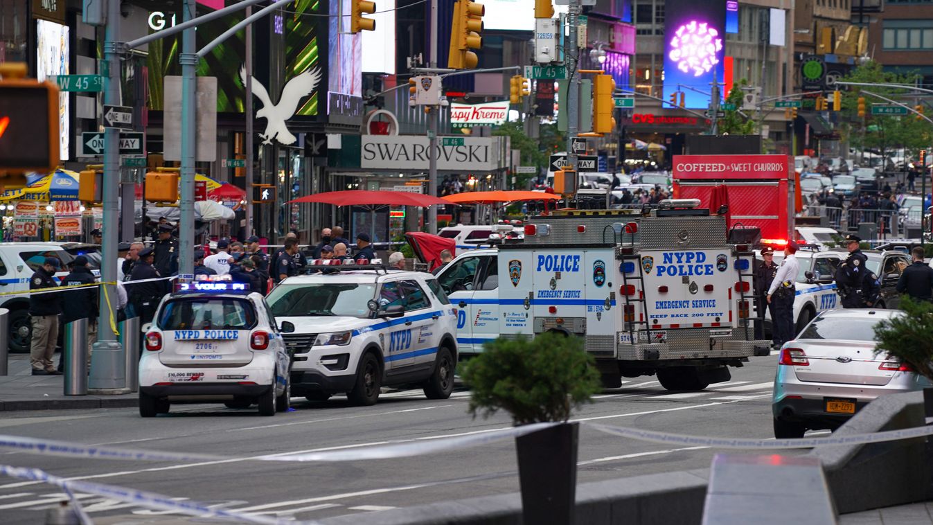 Police Respond To Shooting In Times Square in New York City GettyImageRank1 Color Image bestof topix Horizontal 