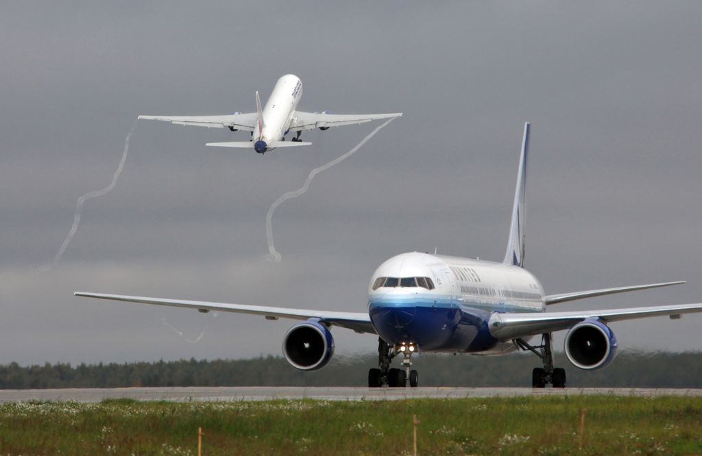 Boeing-767 of Transaero airline and Boeing-767 of United Airlines aircraft airplane airlines flights air carrier passemger HORIZONTAL 