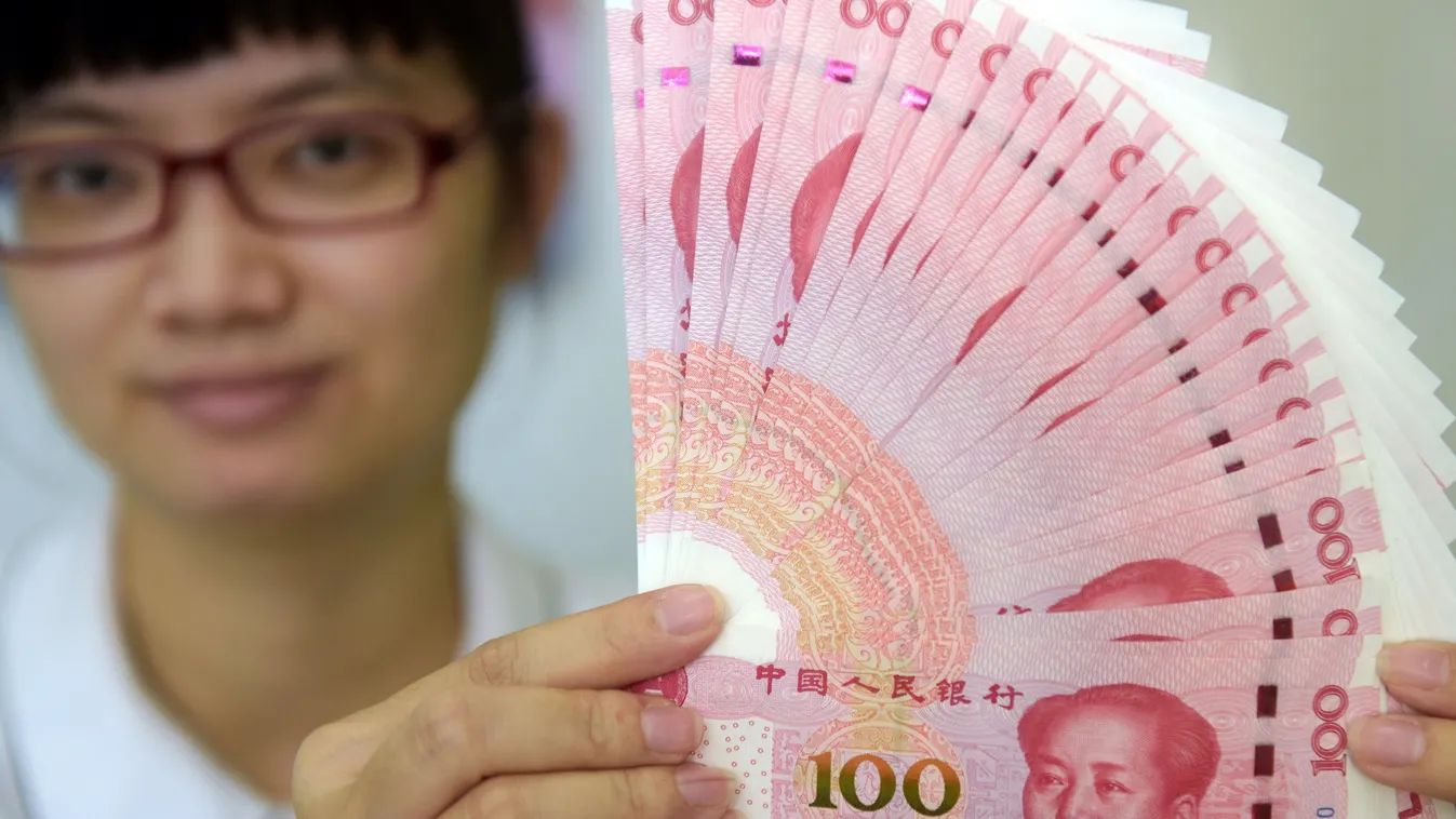 Kína jüan IMF adds yuan to top currency basket China Chinese bank banking lender lending money currency RMB renminbi yuan banknote note reserve monetary loan deposite capital investment SQUARE FORMAT 