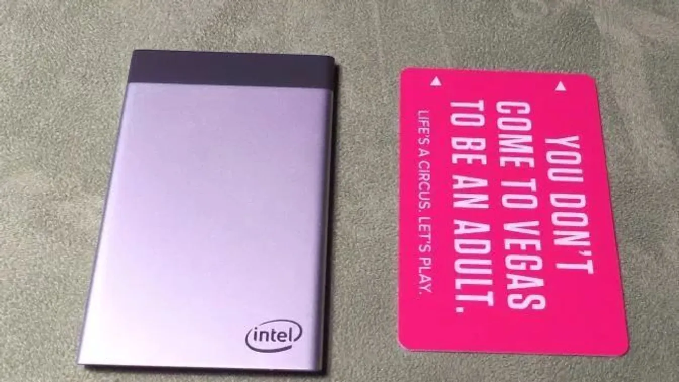 intel compute card bankkártya pc számítógép 