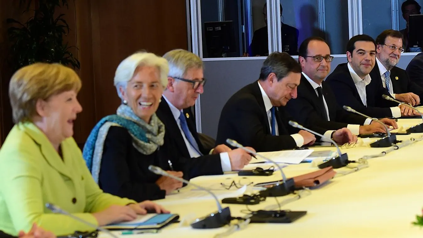 Balról jobbra: Angela Merkel német kancellár, Christine Lagarde IMF vezérigazgató, Jean-Claude Juncker Európai Bizottság elnöke, Mario Draghi EKB elnöke, Francois Hollande francia államfő, Alekszisz Ciprasz görög miniszterelnök 