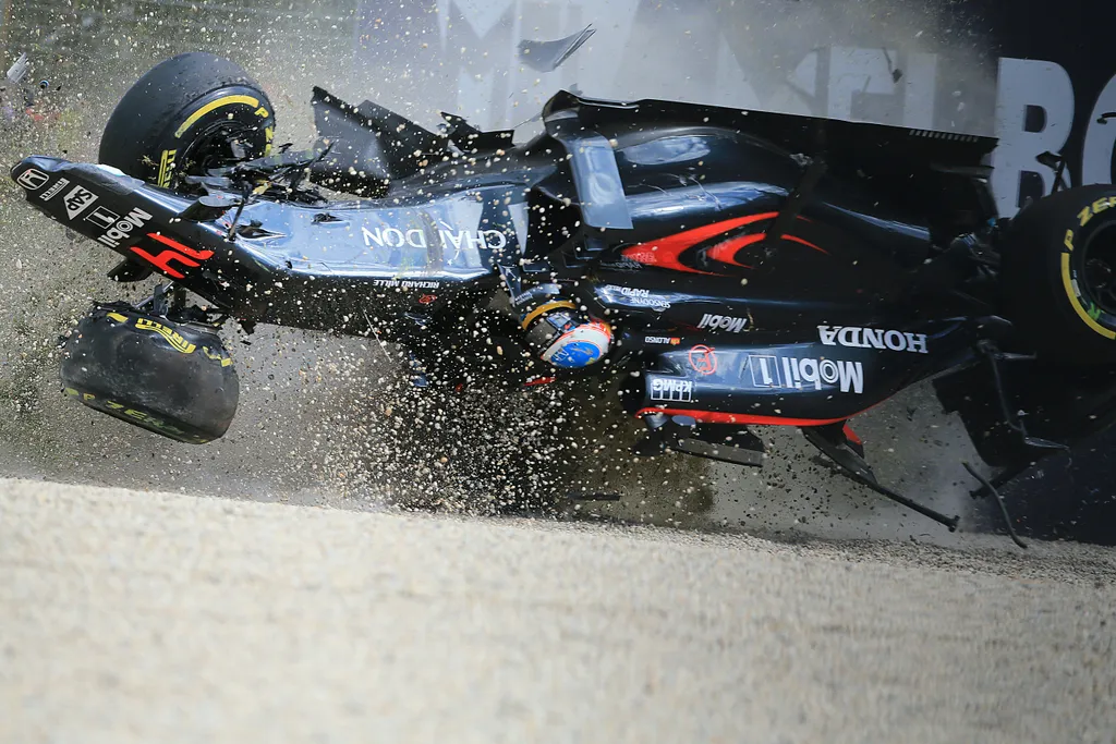 Forma-1, Fernando Alonso, McLaren-Honda, Ausztrál Nagydíj, Forma-1 baleset 