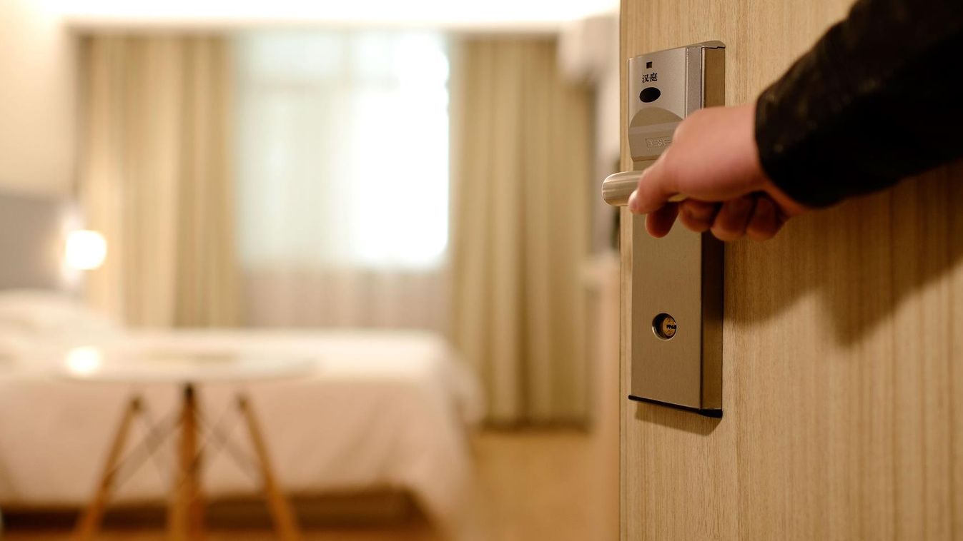 Több szállodából is fizetés nélkül távozott egy nő 