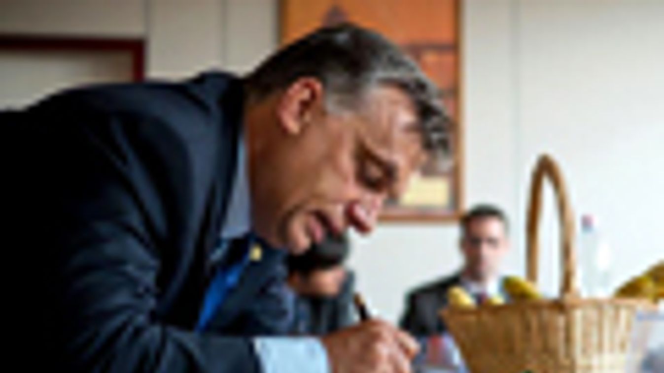 Orbán Viktor, mostantól bármit beleírhatnak majd az alaptörvénybe, alkotmánymódosítás