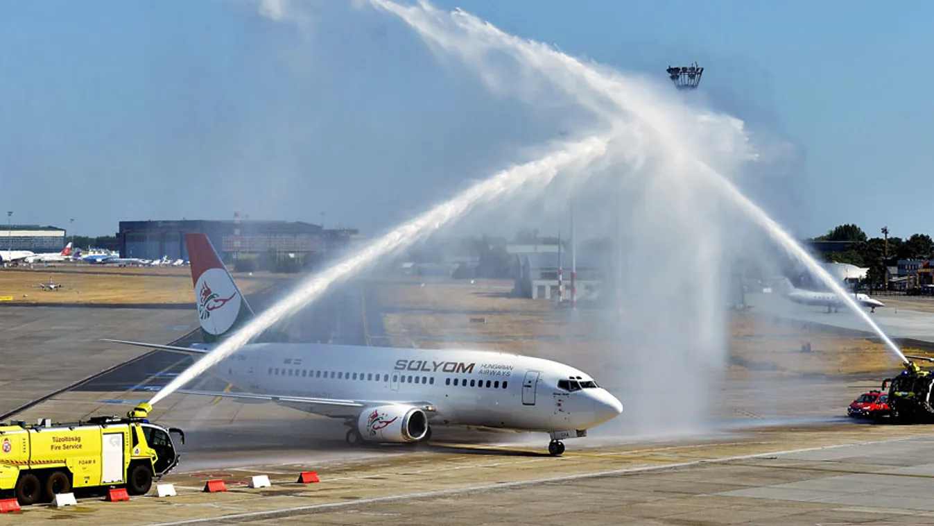 Megérkezett a Sólyom Hungarian Airways első gépe Budapestre  