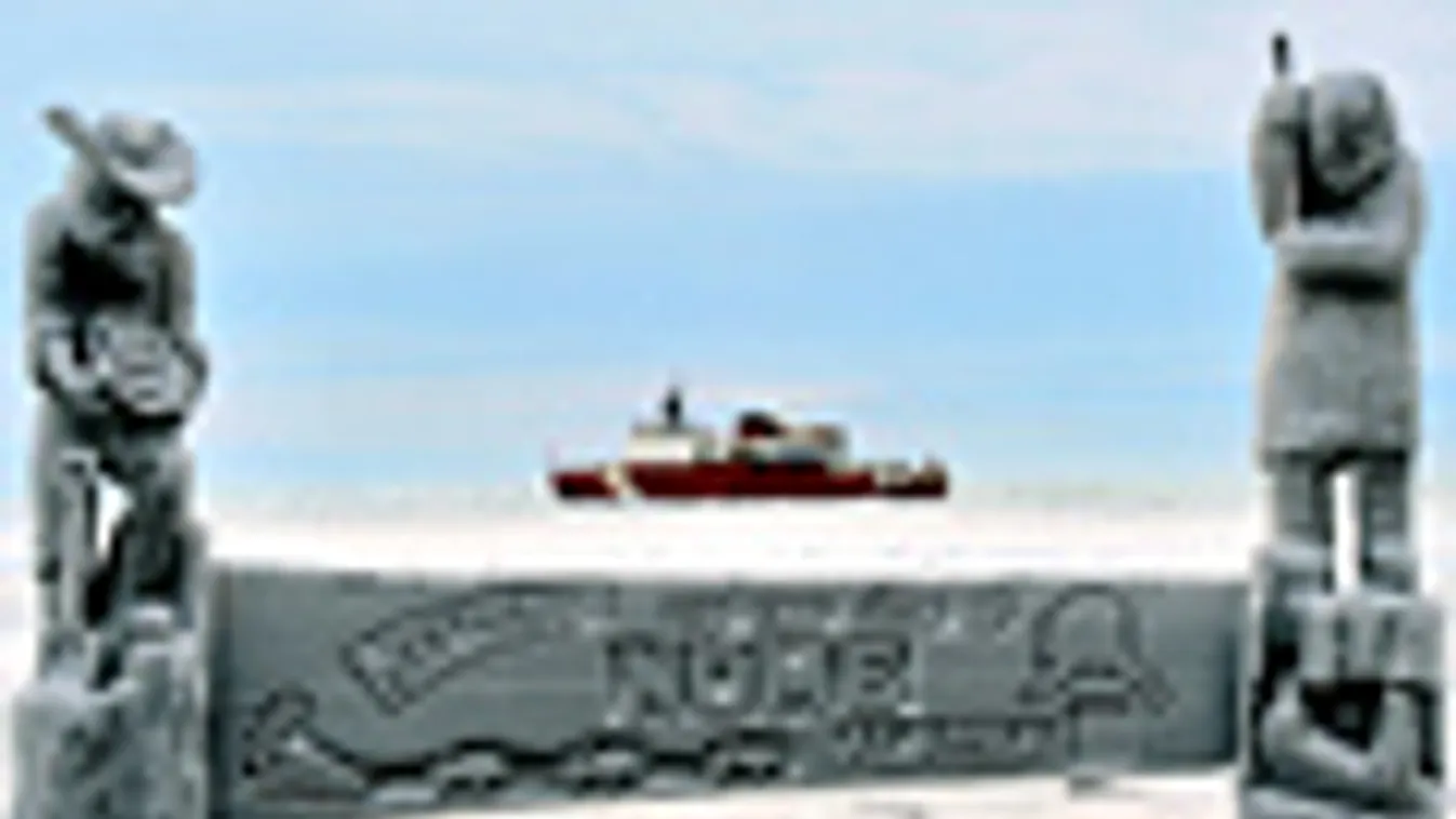 Egyesült Államok Parti őrségének jégtörője Alaszka partjainál, Nome