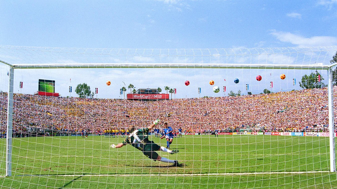 SOCCER-WORLD CUP-1994-BRAZIL-ITALY GOALKEEPER Horizontal SPORT-ACTION GENERAL VIEW STADIUM WORLD CUP FINAL MATCH FOOTBALL GOAL 
