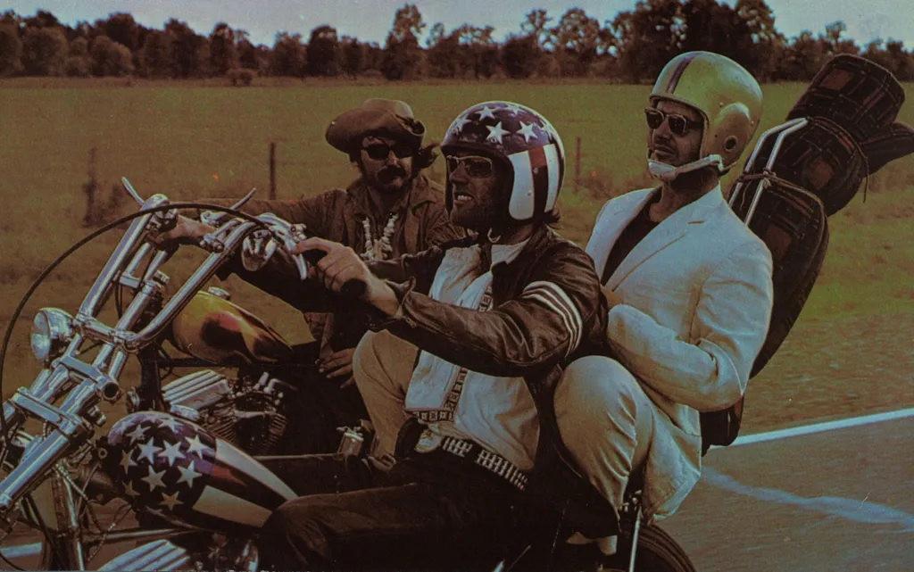 Easy rider motorcyclists crash helmets Cinema Adventures Horizontal MOTORCYCLE 