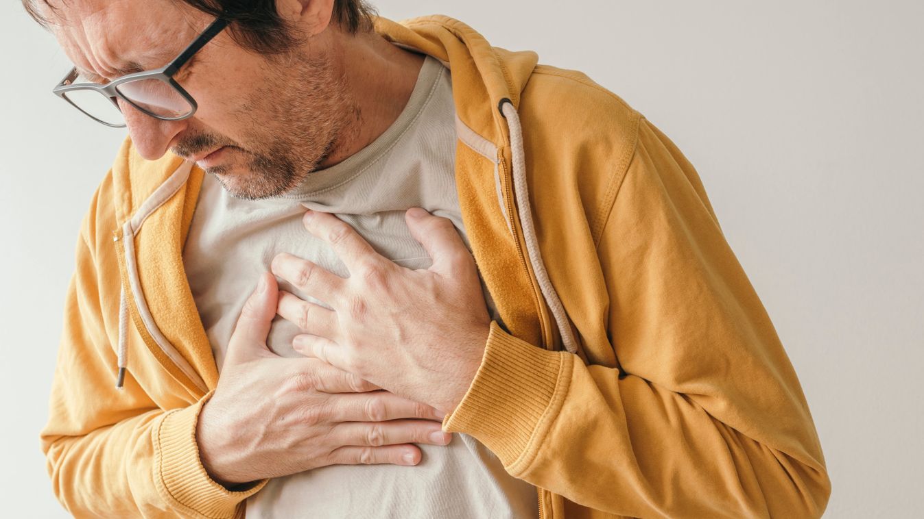 Chest pain pericarditis aching chest male painful grimace upper abdomen pain one person people caucasian casual symptom healthcare medical condition heartache ache heart-attack cardiac 40s Aortic dissection angina heartburn Costochondritis Pulmonary embol