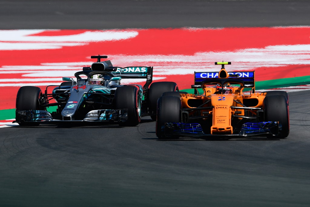 A Forma-1-es Spanyol Nagydíj pénteki napja, Lewis Hamilton, Mercedes-AMG Petronas, Stoffel Vandoorne, McLaren Racing 