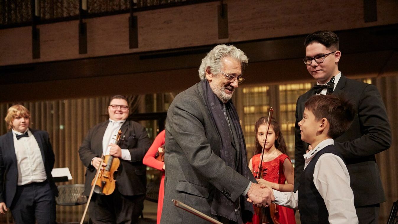 Plácido Domingo és a Virtuózok 