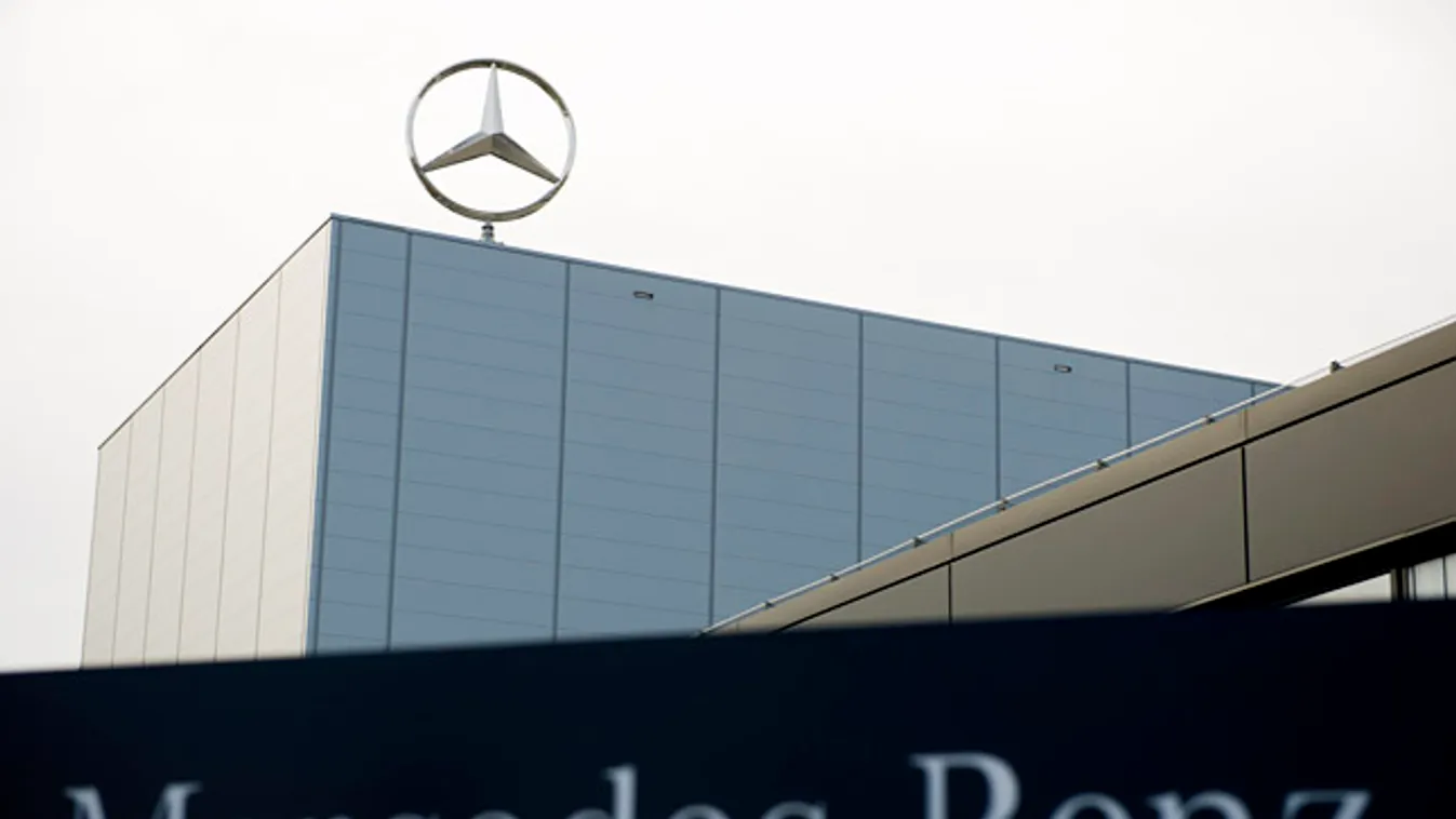 Robog a Mercedes-gyár, a gazdaság miért nem? Gyárbejárás Kecskeméten 