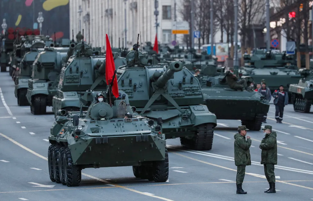 Katonai parádé próbája Oroszországban  
 - galéria 