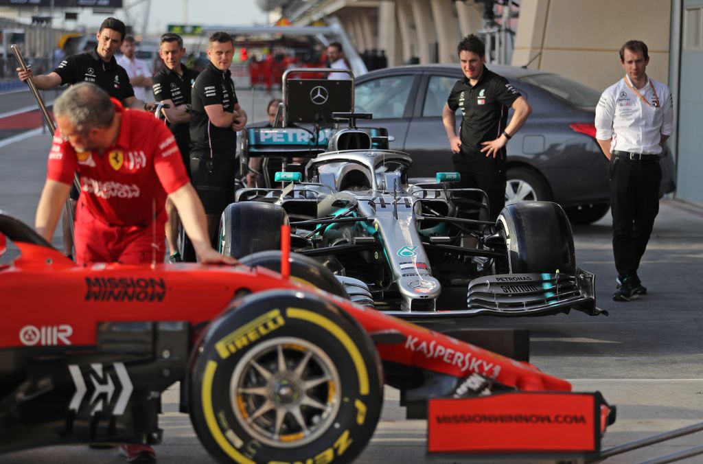 Forma-1, Lewis Hamilton, Mercedes-AMG Petronas, Scuderia Ferrari, Bahreini Nagydíj 