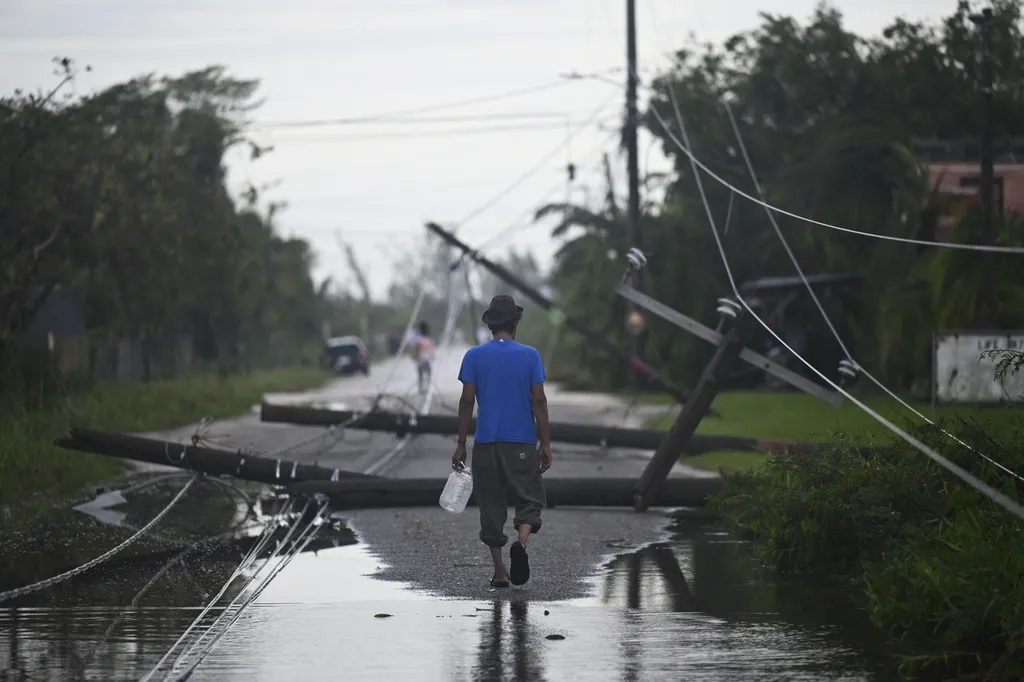 Lisa hurrikán, Belize, pusztítás, rombolás, Közép-Amerika 