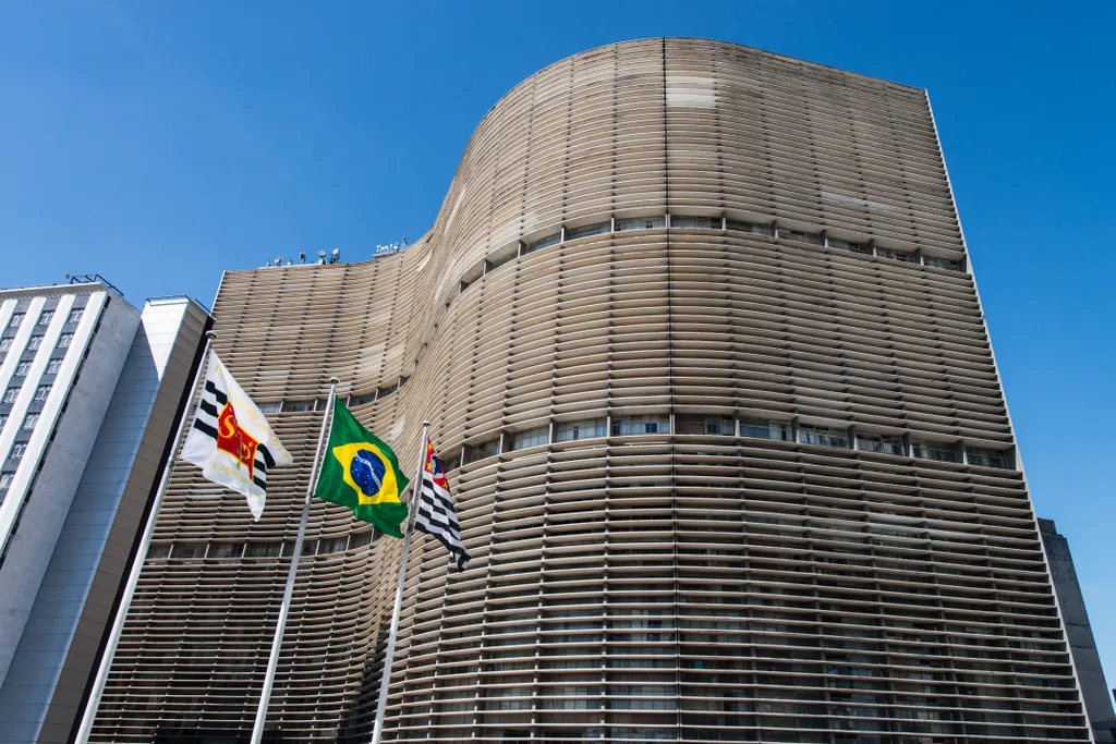 Különleges tűzlépcsője van Brazília egyik legnagyobb épületének, galéria, Copan, 2023 
