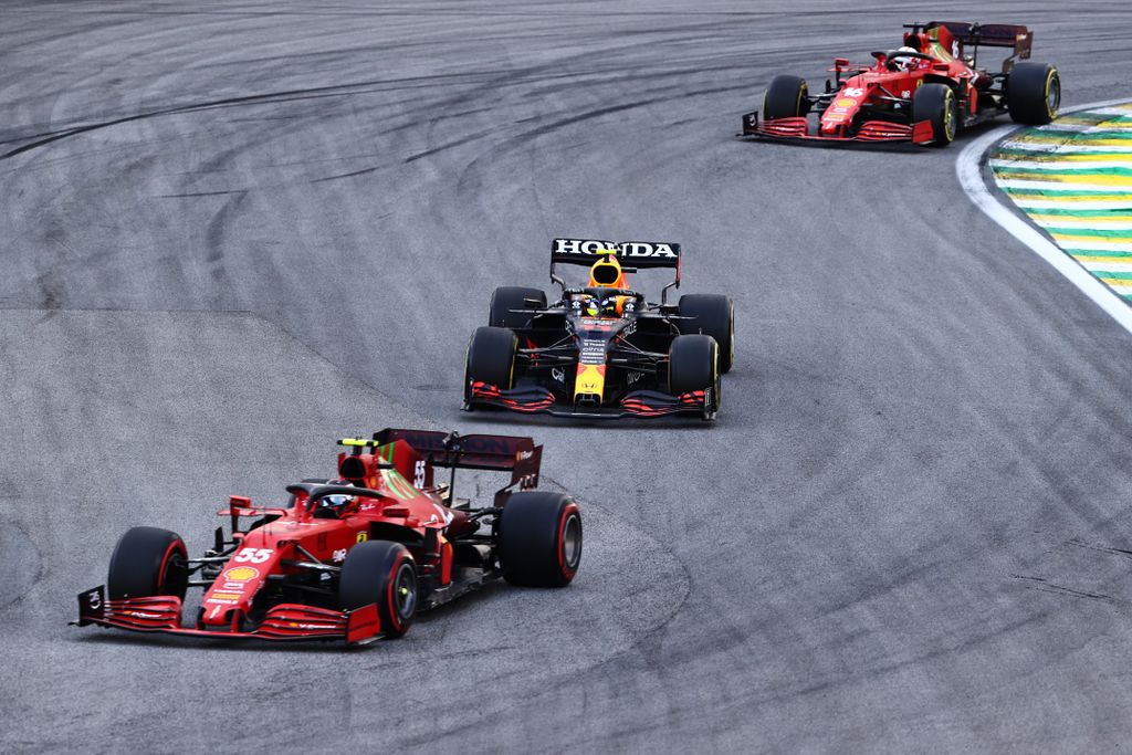 Forma-1, Carlos Sainz, Ferrari, Sergio Pérez, Red Bull, Charles Leclerc, Sao Pauló-i Nagydíj 2021, szombat 