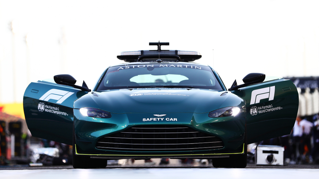 Forma-1, Bahreini Nagydíj, Aston Martin Vantage biztonsági autó 