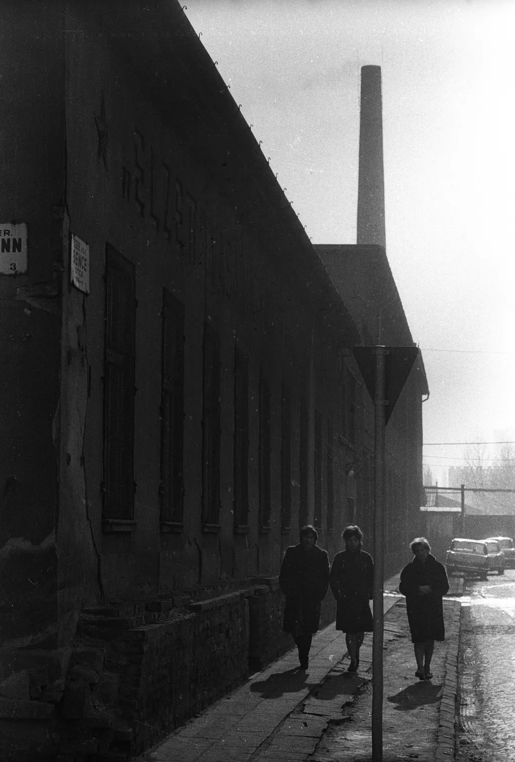 Elzett Zár- és Lakatgyár
Magyarország,
Budapest XIII.
Bence utca 1–5., Elzett Fémlemezipari Művek Zár- és Lakatgyár a Fiastyúk (Thälmann) utcából nézve.
ÉV
1968 