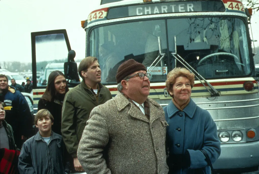 Rudy looking watching voyagers travelers Situation comedy Cinema Horizontal BUS 