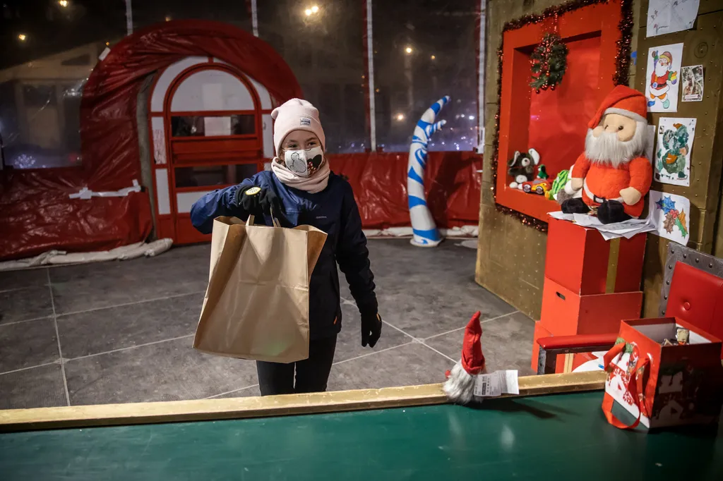 Mikulásgyár A MikulásGyár nem tesz különbséget ember és ember között, nem kérdezi, ki miért éhezik. Ha tud, segít, tekintet nélkül származásra, etnikumra, nemzetiségre, vallásra, életkorra. A MikulásGyár szellemisége a humánumból és a szolidaritásból faka