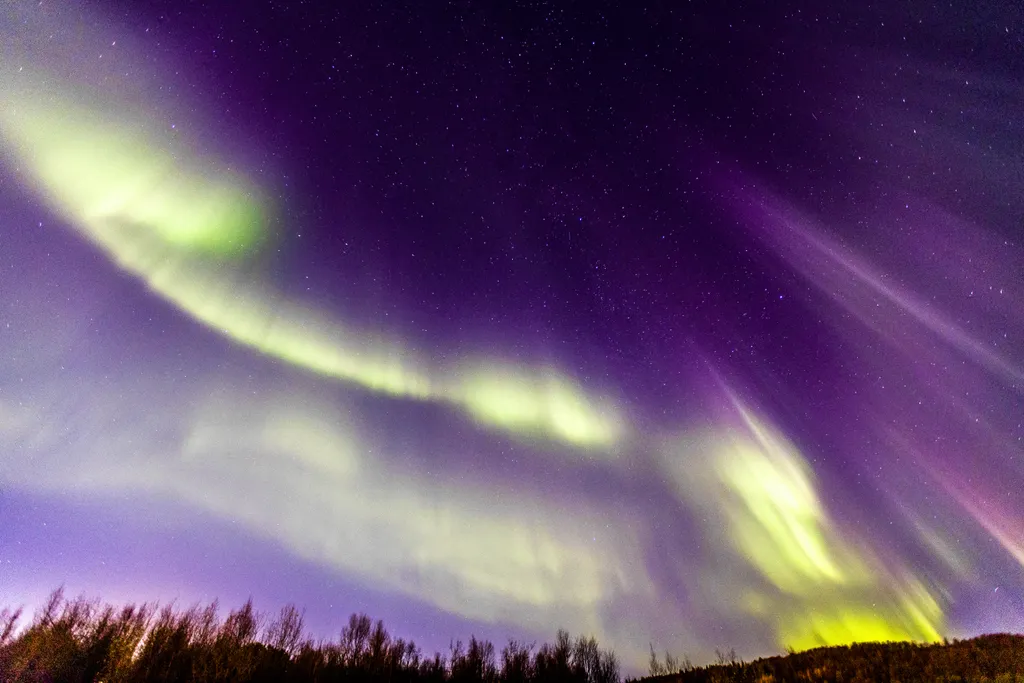 északi fények, oroszország, murmansk, aurora, szines, égbolt, éjszaka, 2022. 10. 09. 