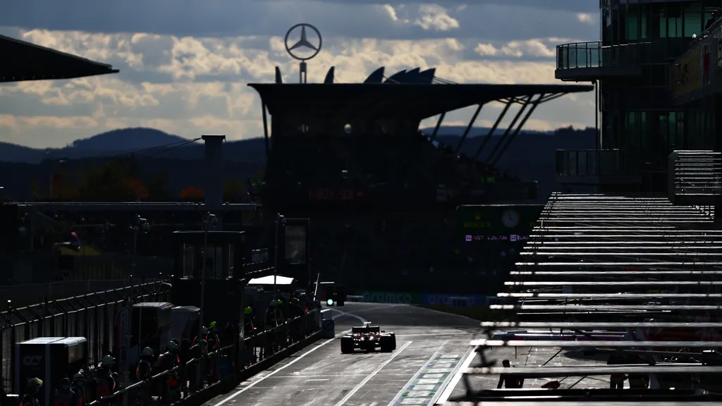Forma-1, Sebastian Vettel, Scuderia Ferrari, Mercedes logo, Eifel Nagydíj, Nürburgring 