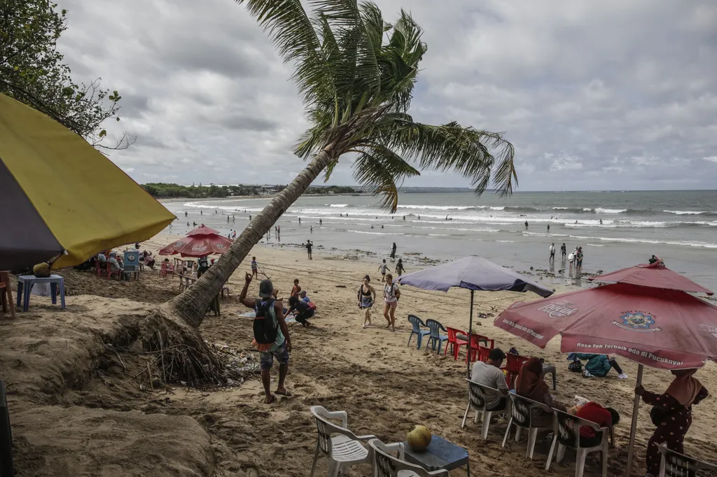 Bali strand szemét Kuta Beach 