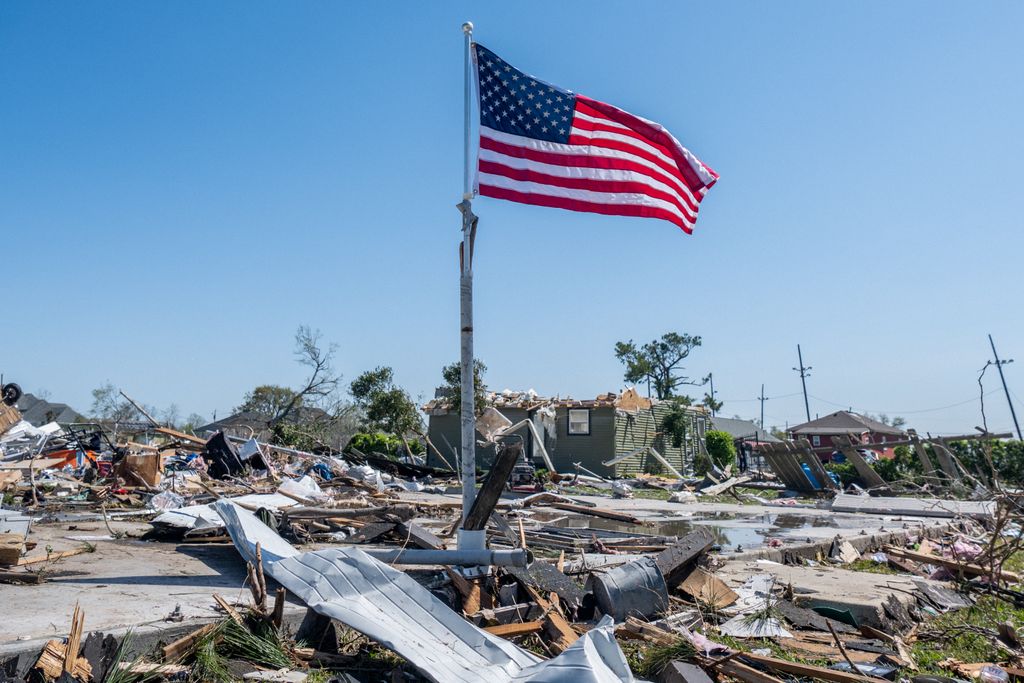 Louisiana Tornado Touches Down In New Orleans bestof topix 