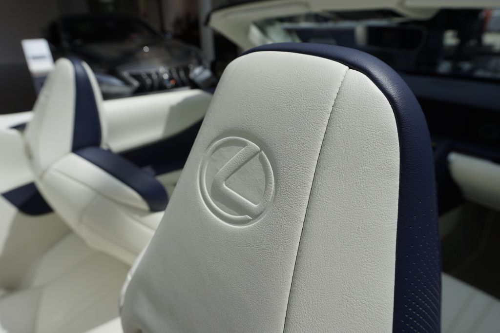 Lexus LC kabrió 