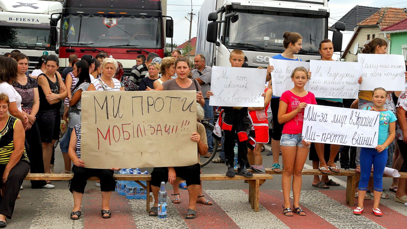 Ukrán válság - Útlezárásokkal tiltakoznak a mozgósítás ellen Kárpátalján 