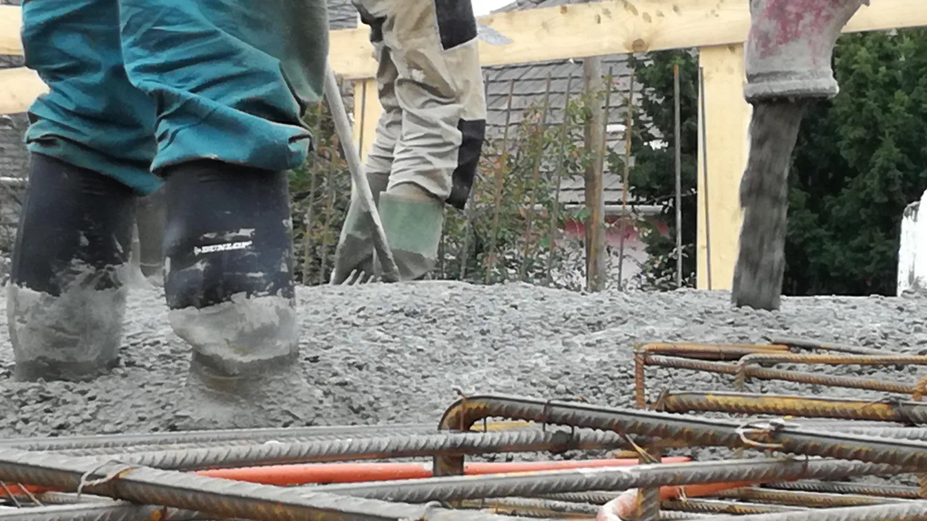 építkezés házépítés betonozás tető 