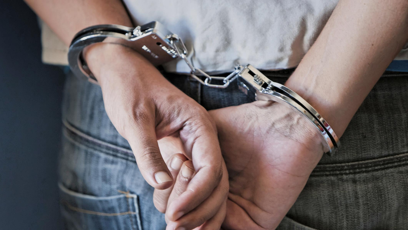News, letartóztatás börtön bilincs rendőrség bűncselekmény 
