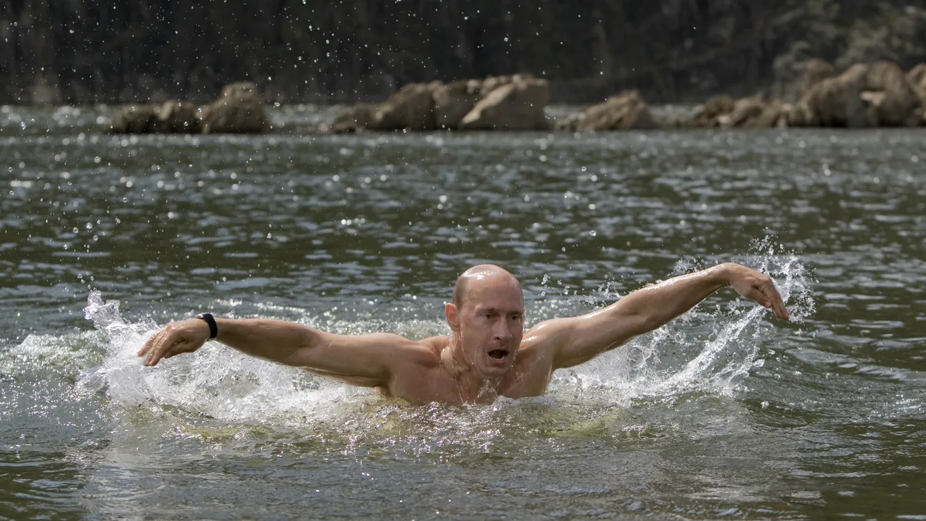 RUSSIA-PUTIN-VACATION HORIZONTAL OFFBEAT PRIME MINISTER SWIMMER HOLIDAY IN THE COUNTRY SWIM 