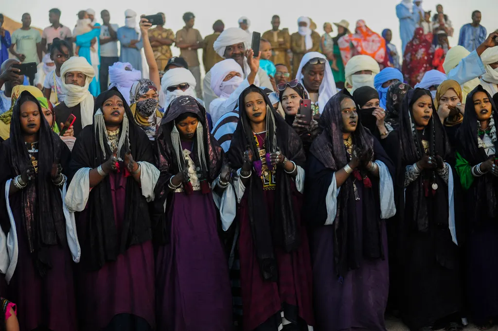tuareg, algériai sivatagi oázisb, ősi fesztivál, tourism heritage Horizontal 