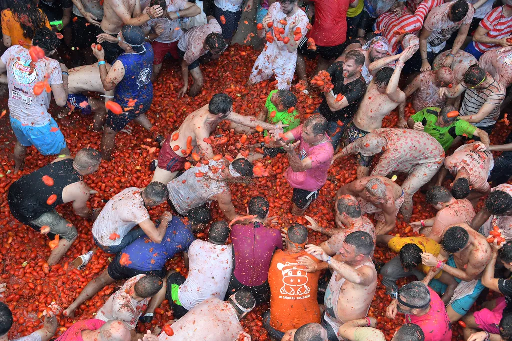 Tomatina, La Tomatina, paradicsom, fesztivál, csata, Paradicsomcsata, rendezvény, őrült, buli, Spanyolország, Bunol 